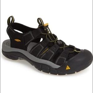 Keen Newport H2 Black + Yellow Size Men’s 10.5